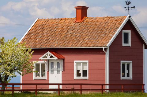 Какие документы запросить у застройщика перед осмотром коттеджа?