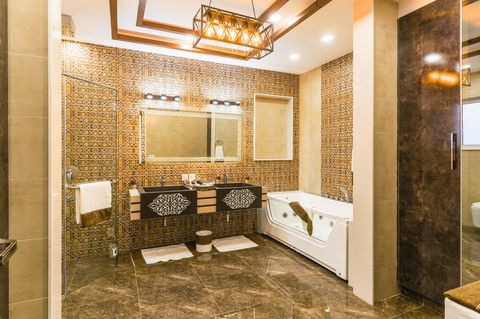 Что такое Home SPA и какие нагрузки испытывают материалы?